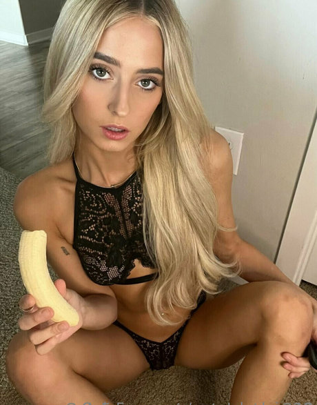 amandaclaire18 naked actress image