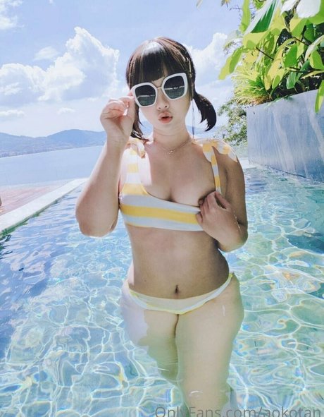 Aokotan pornographic model pics
