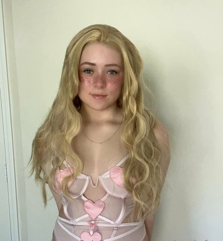 aurorabrookefree star free gallery