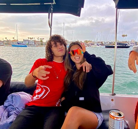 Maru Lee star nude picture