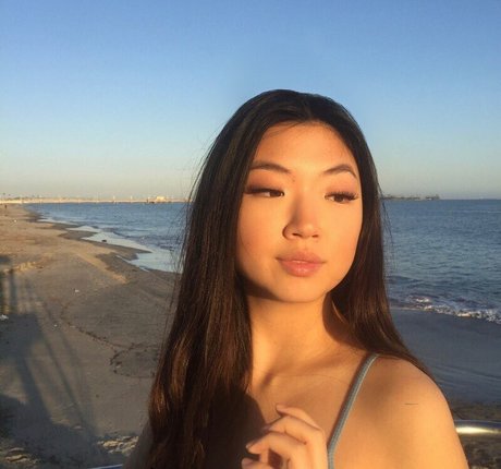 Maru Lee adult star galleries