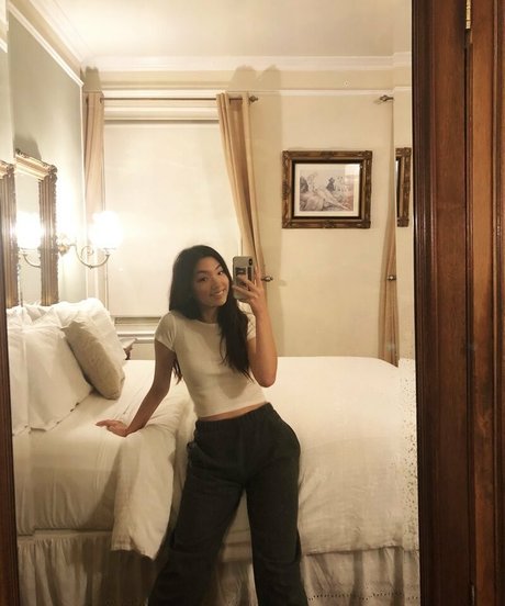 Maru Lee exclusive model pics