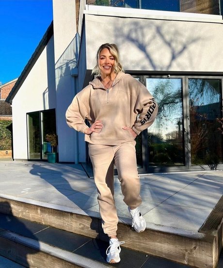 Gemma Atkinson star top picture