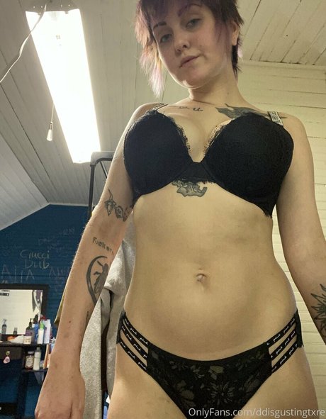 ddisgustingtxre star naked pictures