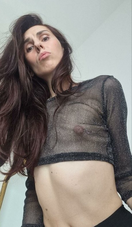 Bambi Hou actress img