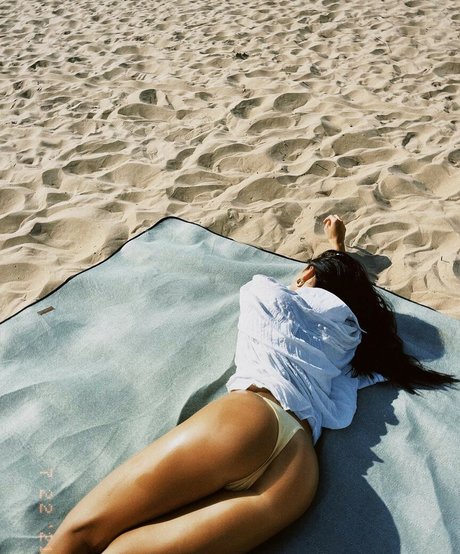 Leah Taylor model archive