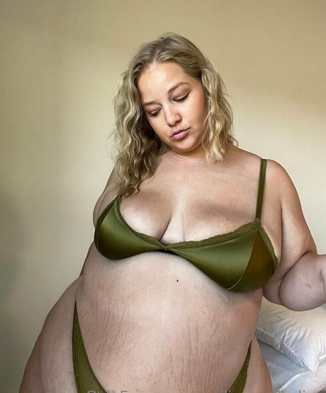 ceciliaxemilyclips nude pornstar gallery