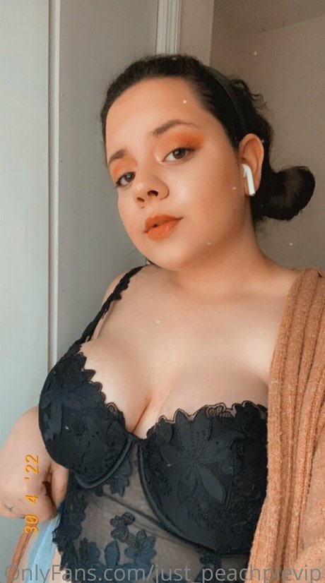 just peachpievip star naked picture