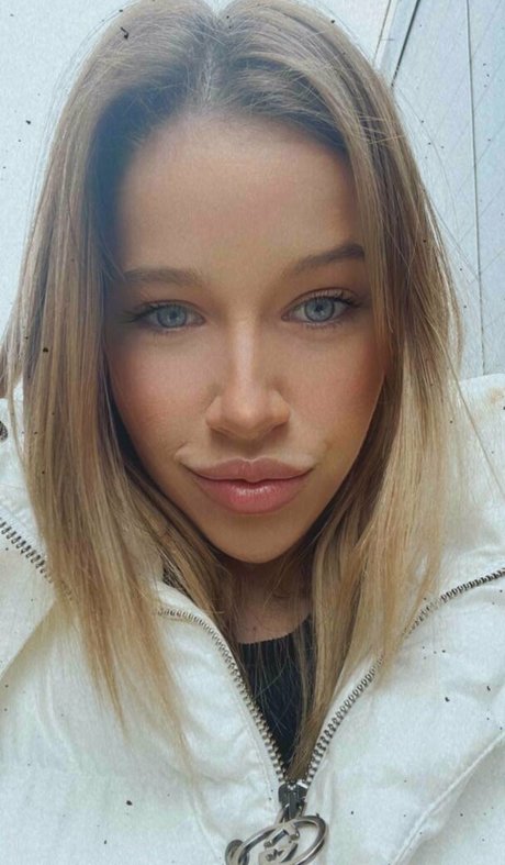 meelafree high quality pornstar pic