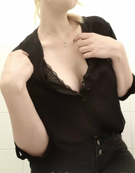 mysty binx pornographic actress pic