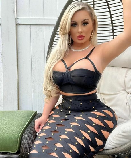 Elvisa Dedic exclusive star archive