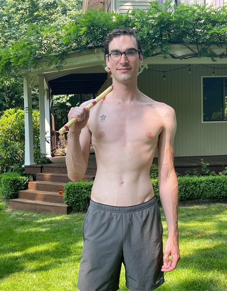 marstonhefner nude pornstar img