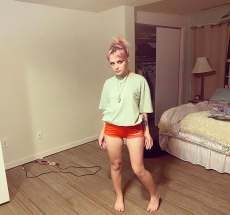 Bonnie Grace star top pic