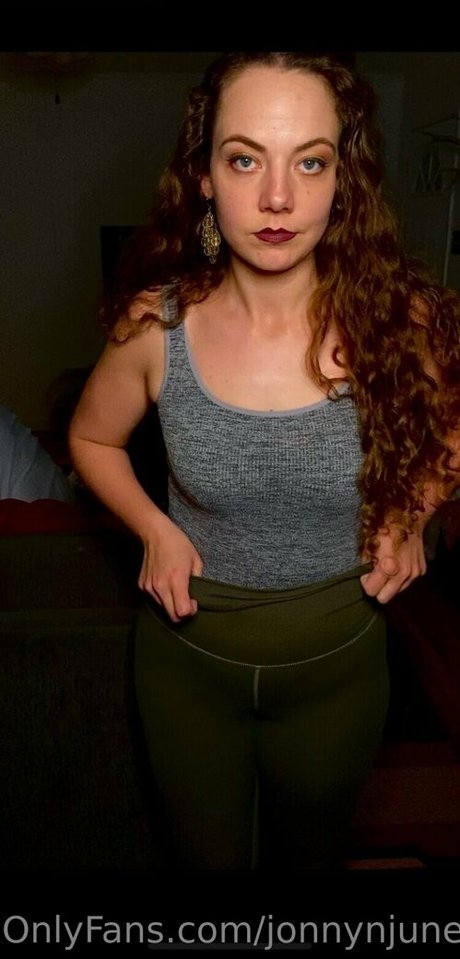 jonnynjune art model photo