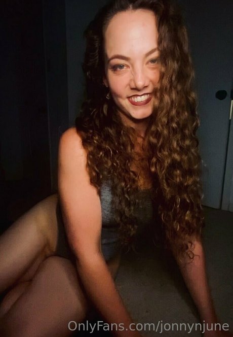 jonnynjune nude model photo