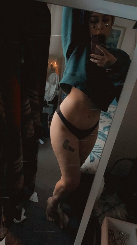 lando valentine erotic model photo