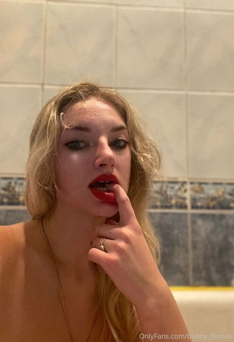 bunnyblondee xxx actress gallery