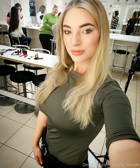 bunnyblondee Profile pic