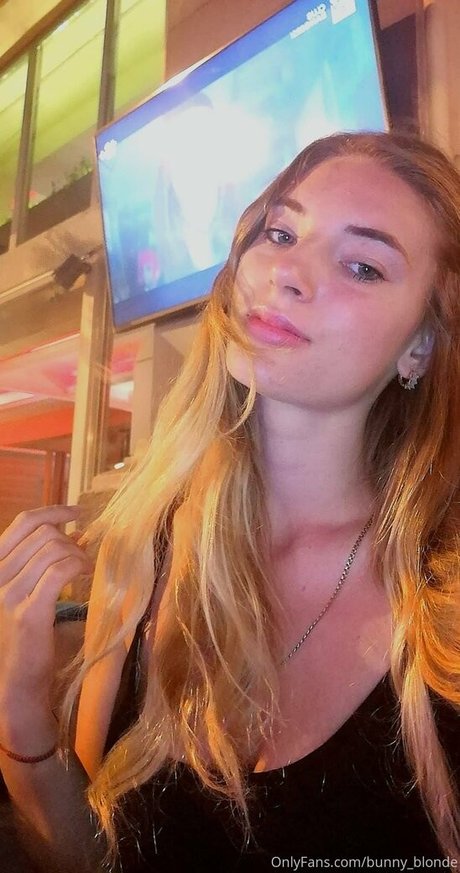 bunnyblondee pornstar beautiful img