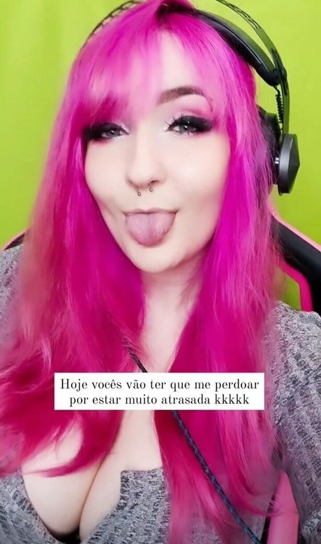 wzuia model pornographic picture