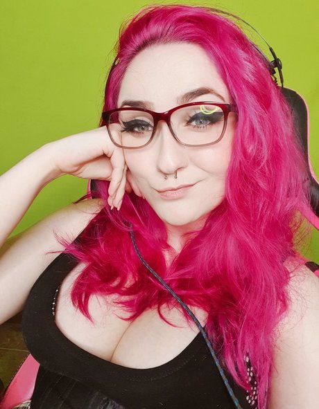 wzuia erotic actress galleries