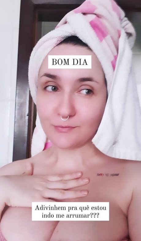 wzuia nude actress img