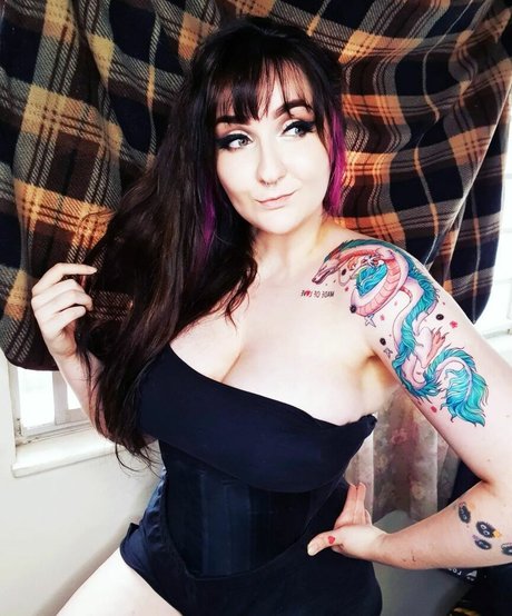 wzuia erotic pornstar pics