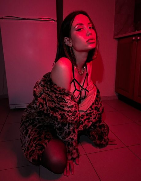 emelevskaya art star photo