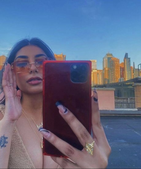 Iman Moosa star erotic images