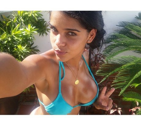 Daniela Baptista high quality star photos