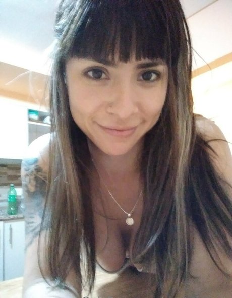 pampi cush model sexy pic