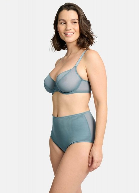 Sabrina Laporte sexy model img