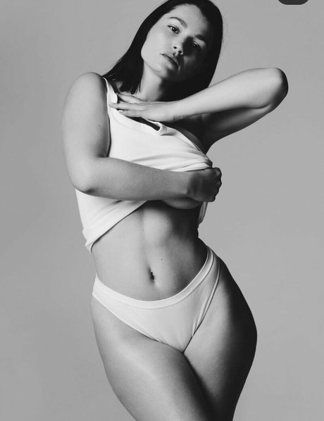 Sabrina Laporte pretty star archive