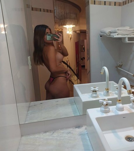 Agatha S nude model pic