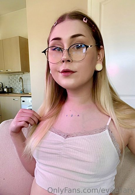 evaellary naked actress photos