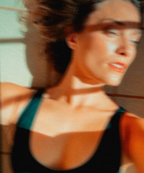 Spencer Grammer model naked picture