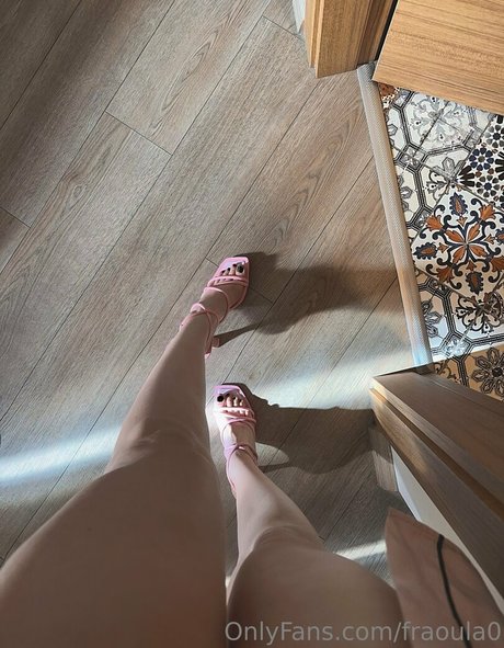 fraoula0 naked star pic