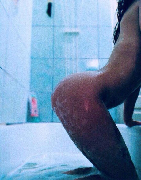 perfect kris free actress pictures