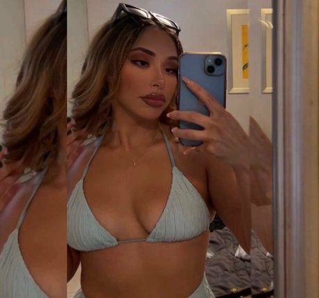 emelyelenaa pornstar free image