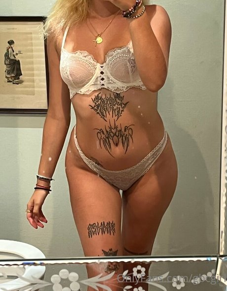 Morgane Wauquier nude model photo