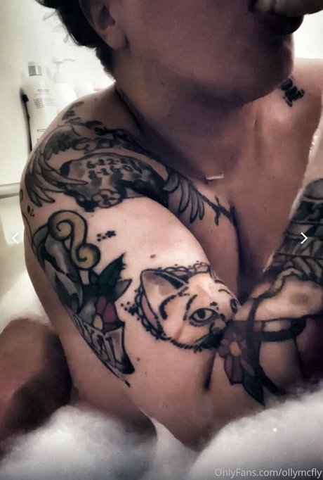 ollymcfly high quality model pic