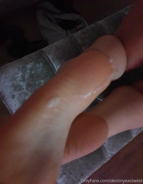 destinyeastwest model nudes picture