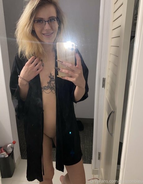 anistonbleu star pornographic images