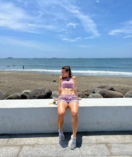 Romina Carrera erotic model photo