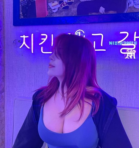 Melekwhoo star naked photos