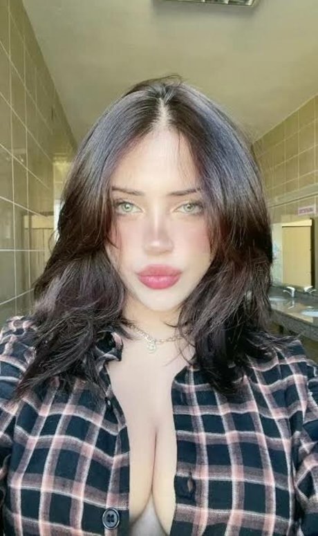 Melekwhoo pornstar naked pictures