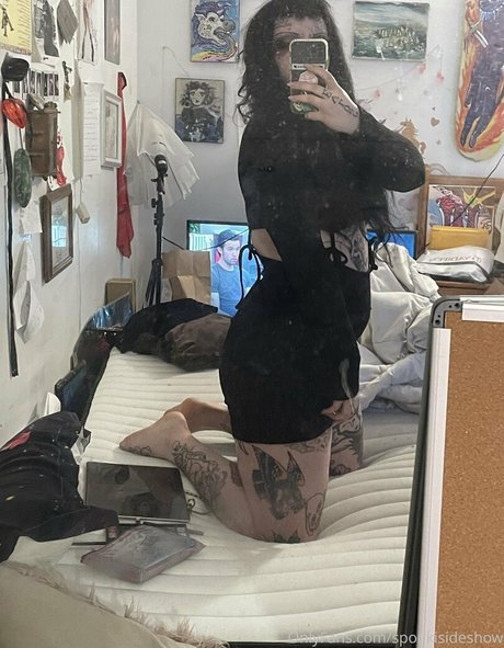 spookisideshow model erotic image