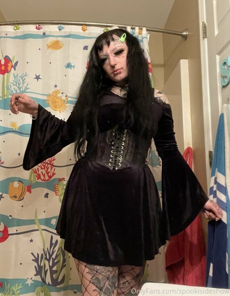 spookisideshow model exclusive pictures