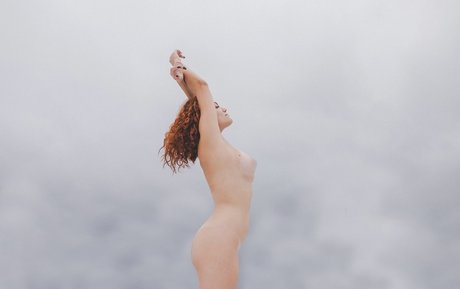 Ellora Haonne model perfect image