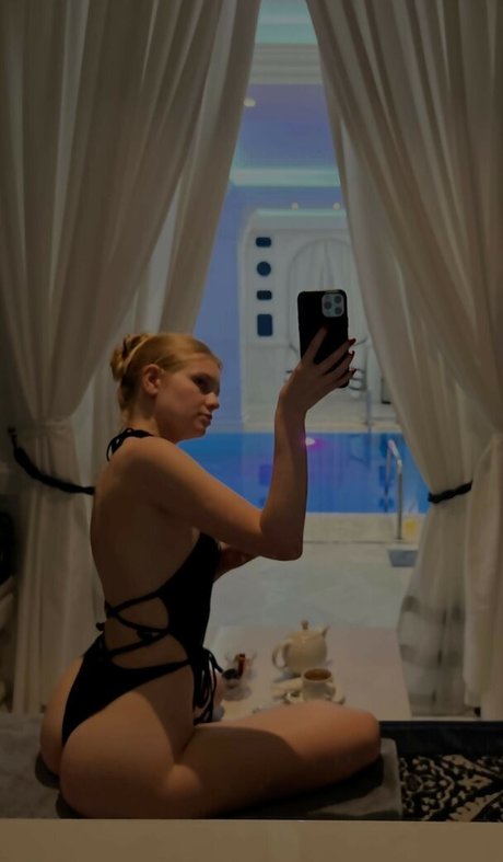 Vladababy art model picture